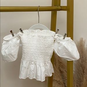White off the shoulder top. Brand new no t…
